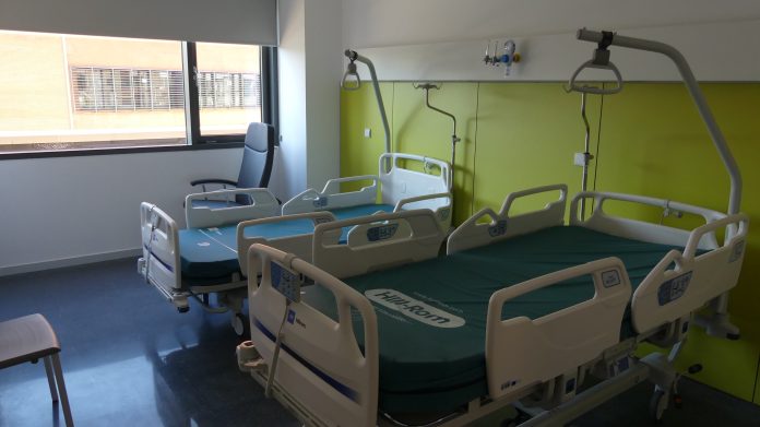 Una de las nuevas habitaciones del Hospital de Guadalajara, a la espera de quien la ocupe. (Foto: La Crónic@)