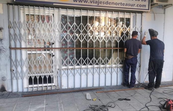El cierre del local okupado se ha reforzado después del desalojo. (Foto: Ayuntamiento de Azuqueca)