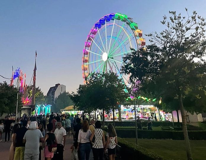 Miles de personas se han acercado ya al nuevo recinto ferial, a este lado de la A-2, para las Ferias de 2022. (Foto: La Crónic@)