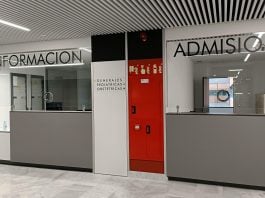 Ventanillas de la admisión en la nueva zona de Urgencias. (Foto: La Crónic@)