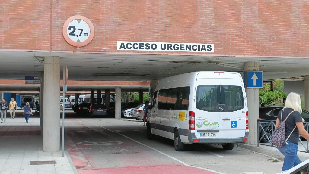 Acceso a las Urgencias del Hospital de Guadalajara en la Semana de Ferias. (Foto: La Crónic@)