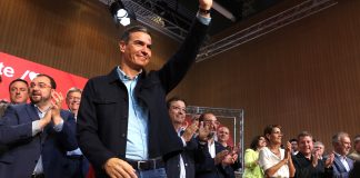 Page y Sánchez coincidieron el pasado sábado, 17 de septiembre, en una reunión del PSOE en Zaragoza. (Foto: EP)