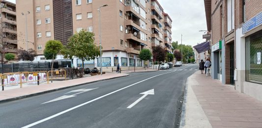 La calle Ramón y Cajal, que termina a la altura del palacio de la Cotilla, es de doble dirección entre Bejanque y Pedro Pascual. (Foto: La Crónic@)