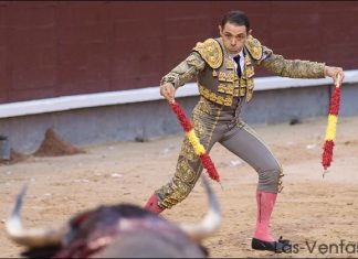 Mano a mano de Sánchez Vara y su hijo novillero en Pareja El alcarreño Sánchez Vara mantiene su buen cartel en muchas plazas, incluida la de Madrid.