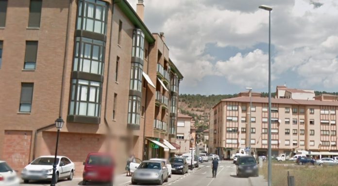 El incendio se ha producido en esta calle de Molina de Aragón.