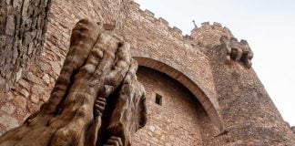 La talla en madera 'Confinamiento de la reina Juana en Tordesillas', ya está en Sigüenza.