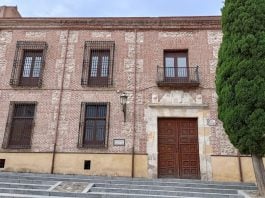 Fachada del Palacio de la Cotilla, en noviembre de 2022. (Foto: La Crónic@)