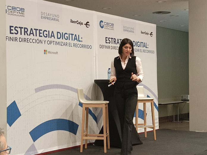 La directora de pequeña y mediana empresa de Microsoft España, Valle del Águila, durante su intervención en Guadalajara.