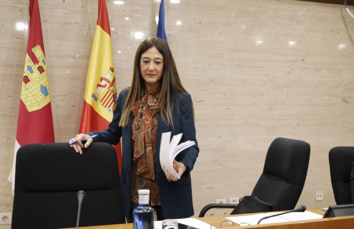 Pilar Callado, en los momentos previos a su comparecencia en las Cortes de Castilla-La Mancha el 30 de noviembre de 2022.