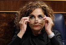 ¿Hackeados los datos particulares en Hacienda de 47 millones de contribuyentes? María Jesús Montero, en el Congreso.