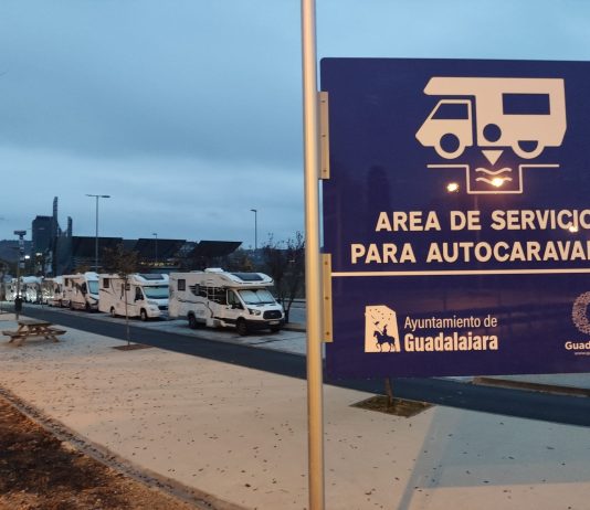 El parking de caravanas de Guadalajara, al amanecer del 6 de diciembre de 2022. (Foto: La Crónic@)