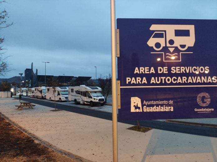El parking de caravanas de Guadalajara, al amanecer del 6 de diciembre de 2022. (Foto: La Crónic@)