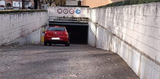 Acceso al parking de la calle del Ferial en diciembre de 2022. (Foto: La Crónic@)