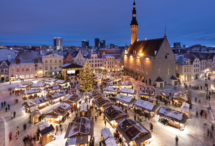 Mercadillo navideño en Tallin, la capital de Estonia. (Foto: Sergei Zjuganov)