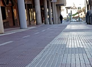 Este miércoles puede que te quedes sin agua si vives en Julián Besteiro La reforma acabó también con el carril bici en Julián Besteiro.