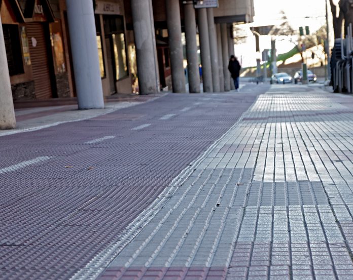 La reforma acabó también con el carril bici en Julián Besteiro.