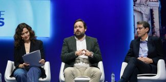 Díaz Ayuso, Núñez y Feijóo en Zaragoza el 14 de enero de 2023.