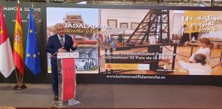 El presidente de la Diputación de Guadalajara, José Luis Vega, presenta en Fitur el Plan de Sostenibilidad Turística 'El País de la Plata'.