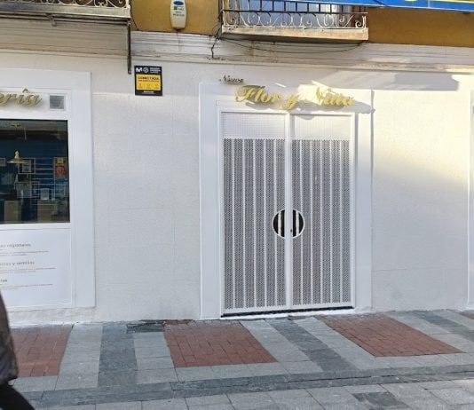 «Peligro inminente para la salud pública» en la Calle Mayor Exterior de "La nueva Flor y Nata". (Foto: La Crónic@)