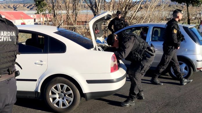Parte del dispositivo de la Guardia Civil para resolver el secuestro de un vecino de Almonacid de Zorita. (Foto: Guardia Civil)
