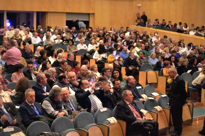 A rebosar el patio de butacas del Teatro Buero Vallejo para el estreno de 