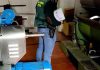 La Guardia Civil durante la inspección de una de las dos almazaras implicadas en el robo de aceitunas.
