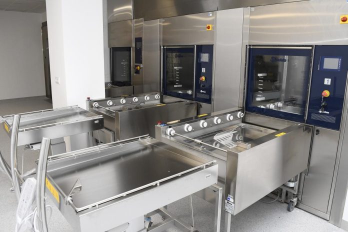 esterilizacion-hospital-guadalajara La nueva maquinaria de esterilización del Hospital de Guadalajara requiere de formación específica para el personal de este servicio.