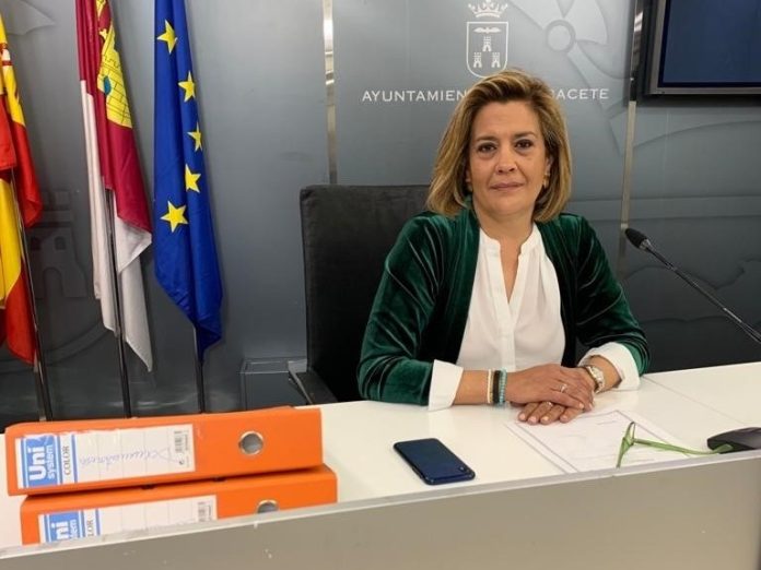 Rosario Velasco, concejal de Vox en el Ayuntamiento de Albacete.