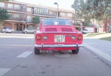 Una de las primeras escenas del videoclip de "Volvoreta" incluye un coche con una de las añoradas matrículas con la GU de Guadalajara.