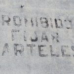 Advertencia rotulada en una pared de la Plaza de Prim, a la que alude este artículo de El Paseante. (Foto: La Crónic@)