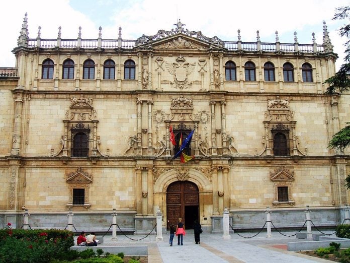 Fachada cisneriana de la Universidad de Alcalá.