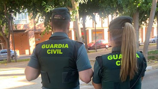 Agentes de la Guardia Civil en Azuqueca.