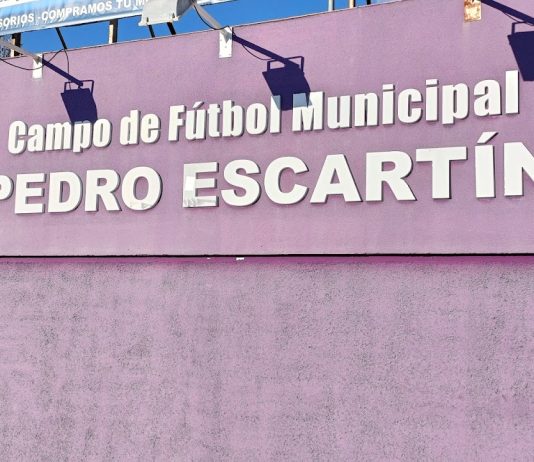 Acceso principal al campo de fútbol "Pedro Escartín", cuya gestión ha cedido por 50 años el Ayuntamiento de Guadalajara a la sociedad propietaria del Club Deportivo Guadalajara. (Foto: La Crónic@)