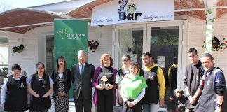 La Asociación Las Encinas de Guadalajara recibe la ayuda ‘Workin’ 2022 de la Fundación Eurocaja Rural Entre da la ayuda 'WORKIN' 2022 a la Asociación Las Encinas de Guadalajara por parte de la Fundación Eurocaja Rural.