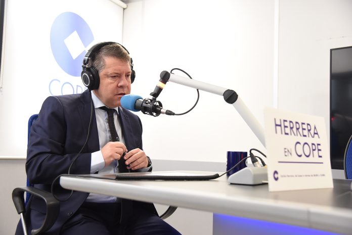 El presidente de C-LM, Emiliano García-Page, en la entrevista de Cope. JCCM 24/4/2023