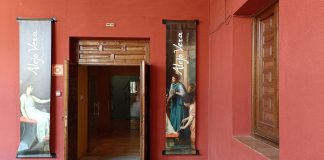 Entrada a la exposición de Alejo Vera en el Palacio del Infantado. (Foto: La Crónic@)