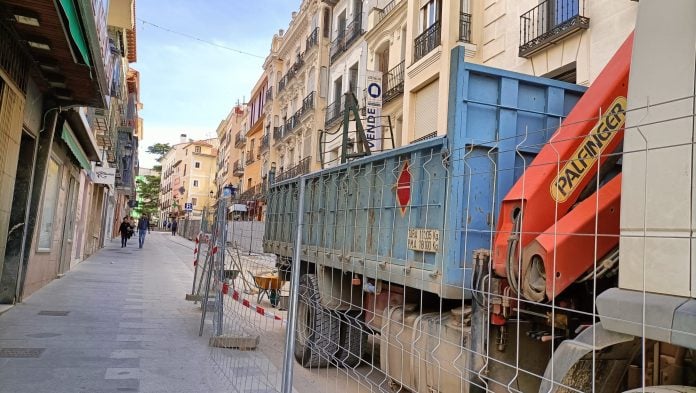 Estado de la calle Miguel Fluiters en la tarde del 3 de abril de 2023. (Foto: La Crónic@)