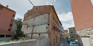 Un solar anejo, plaga que no es patrimonio exclusivo de la capital, ha acelerado el deterioro del histórico inmueble en los últimos años. (Foto: Google Maps)