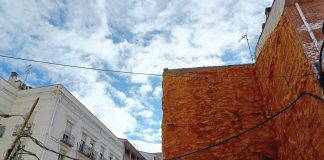 Pisos y solares conviven en el centro de Guadalajara. (Foto: La Crónic@)