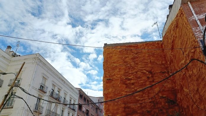 Pisos y solares conviven en el centro de Guadalajara. (Foto: La Crónic@)