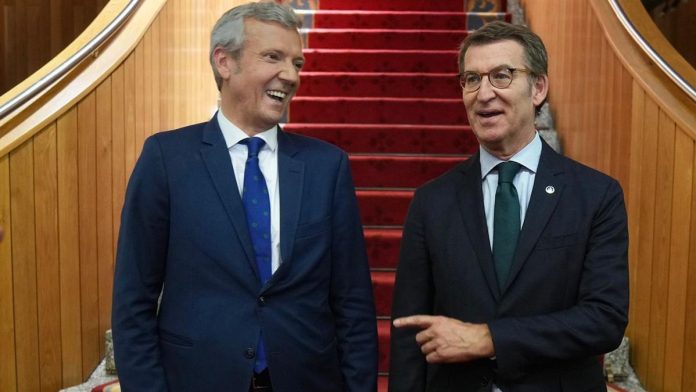 Alfonso Rueda y Feijóo, en la toma de posesión del primero como sucesor del segundo.