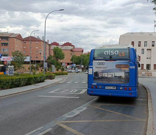 Unidas Podemos insiste, tambien en su programa electoral para 2023, en la necesidad de un consorcio de transportes para Guadalajara y su área de influencia. En la imagen, autobús urbano de Alsa el 22 de mayo de 2023. (Foto: La Crónic@)