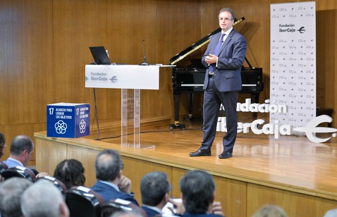 El presidente de Ibercaja, Francisco Serrano, durante su intervención en Guadalajara el 4 de mayo de 2023.