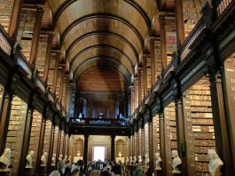 La sala larga de la Old Library del Trinity College, en Dublín. (Foto: La Crónic@)