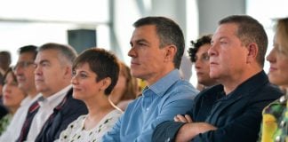 La imagen es de la campaña de 2023, en un acto electoral.
