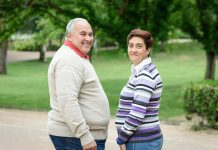 Isabel Espada y José Luis Rodríguez están casados y mantienen una peculiar relación con la política desde su pueblo, Las Inviernas. (Foto: EP)