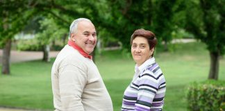 Isabel Espada y José Luis Rodríguez están casados y mantienen una peculiar relación con la política desde su pueblo, Las Inviernas. (Foto: EP)