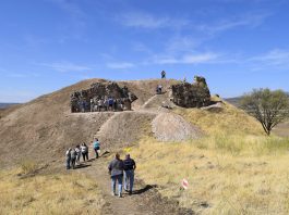 Visitas al yacimiento de la antigua fortaleza medieval de Uceda, en la provincia de Guadalajara.