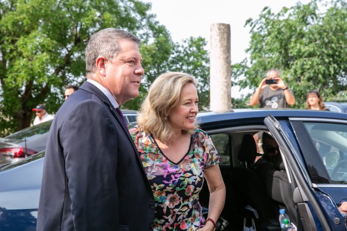 Calviño y García-Page, en Hita el 28 de junio de 2023.