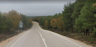 El accidente de El Recuenco se ha producido en este tramo de la CM-2015, con curvas y mucho arbolado. (Foto: Google Maps)